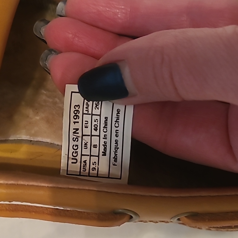 Ladies Ugg Hailey - image 4